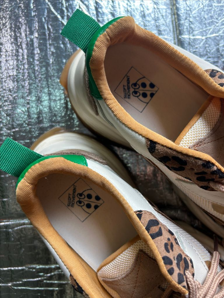 사이즈 240 레오파드 호피무늬 호피 신발 운동화 스니커즈 팝니다 이미지