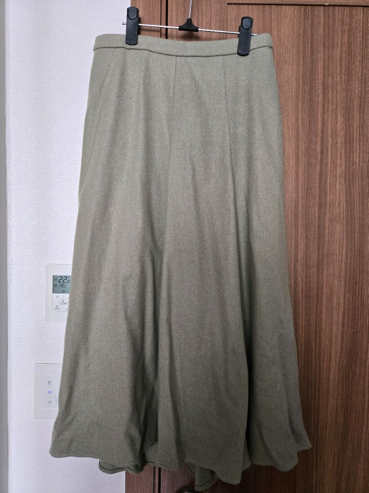 한섬 더캐시미어 언밸런스 헴 플레어 스커트 캐시미어블렌드 타임 시스템 마인 랑방 래트 팬츠 원피스 자켓 이미지