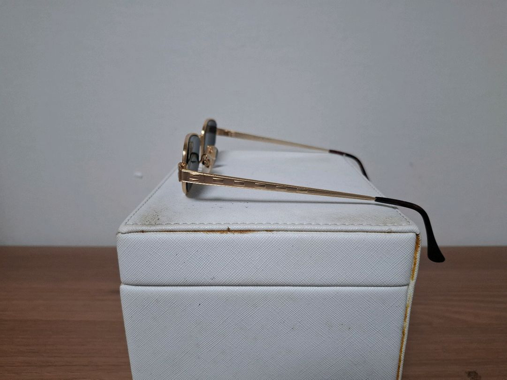 골드블랙 선글라스 이미지