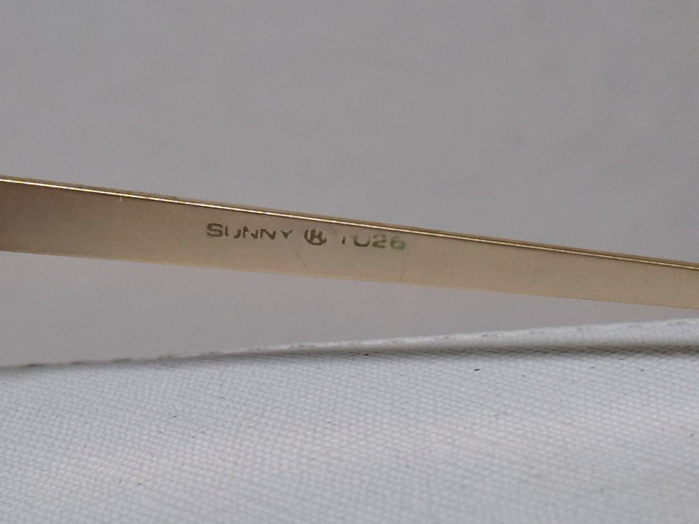 골드블랙 선글라스 이미지