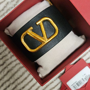 발렌티노 가죽팔찌