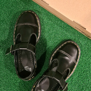 닥터마틴 베탄 메리제인로퍼 250nn