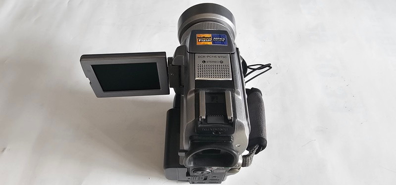 SONY DCR-PC115 6mm 캠코더 작동품--1