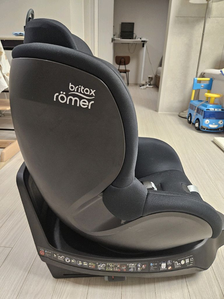 브라이텍스 뢰머 isofix 카시트 블랙 (회전형) 이미지
