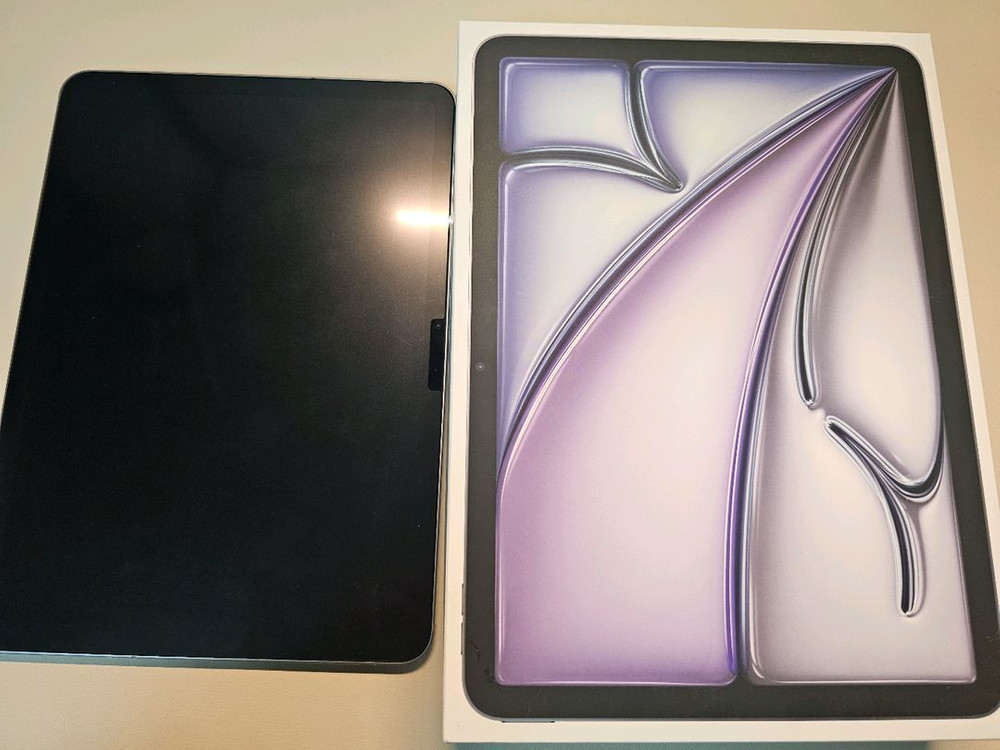 아이패드(셀룰러)11m3+키보드 아이패드에어m3셀룰러128+매직키보드+전용케이스(서비스) 팝니다 이미지