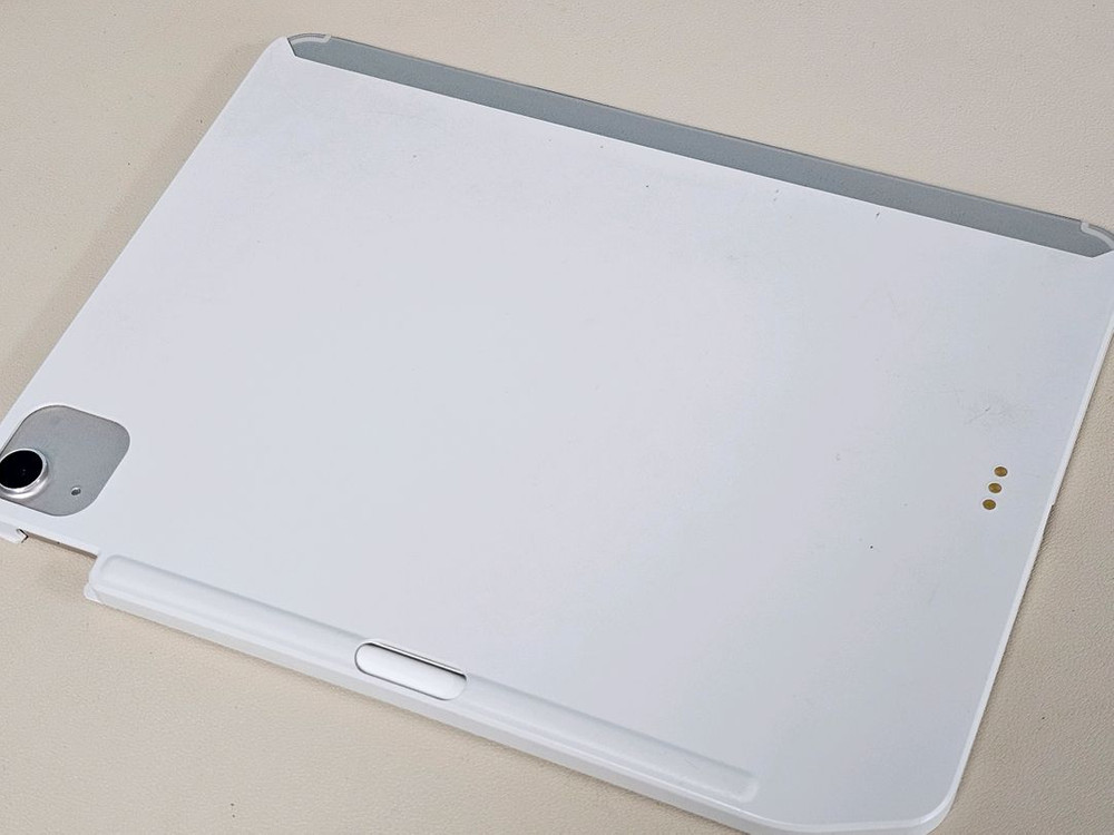 아이패드(셀룰러)11m3+키보드 아이패드에어m3셀룰러128+매직키보드+전용케이스(서비스) 팝니다 이미지