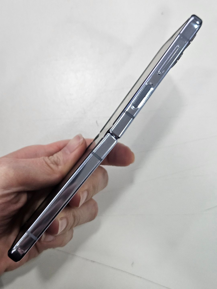 갤럭시Z플립4 256GB 블루 가성비폰 이미지