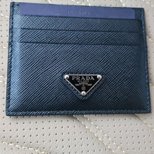 프라다 사피아노 레더 카드지갑