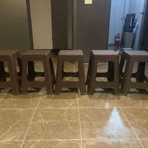 [중고/극미] 사각 간이의자 5개 (브라운) 이미지