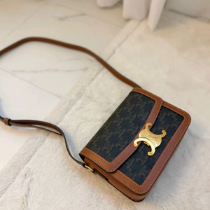 셀린느 트리옹프백