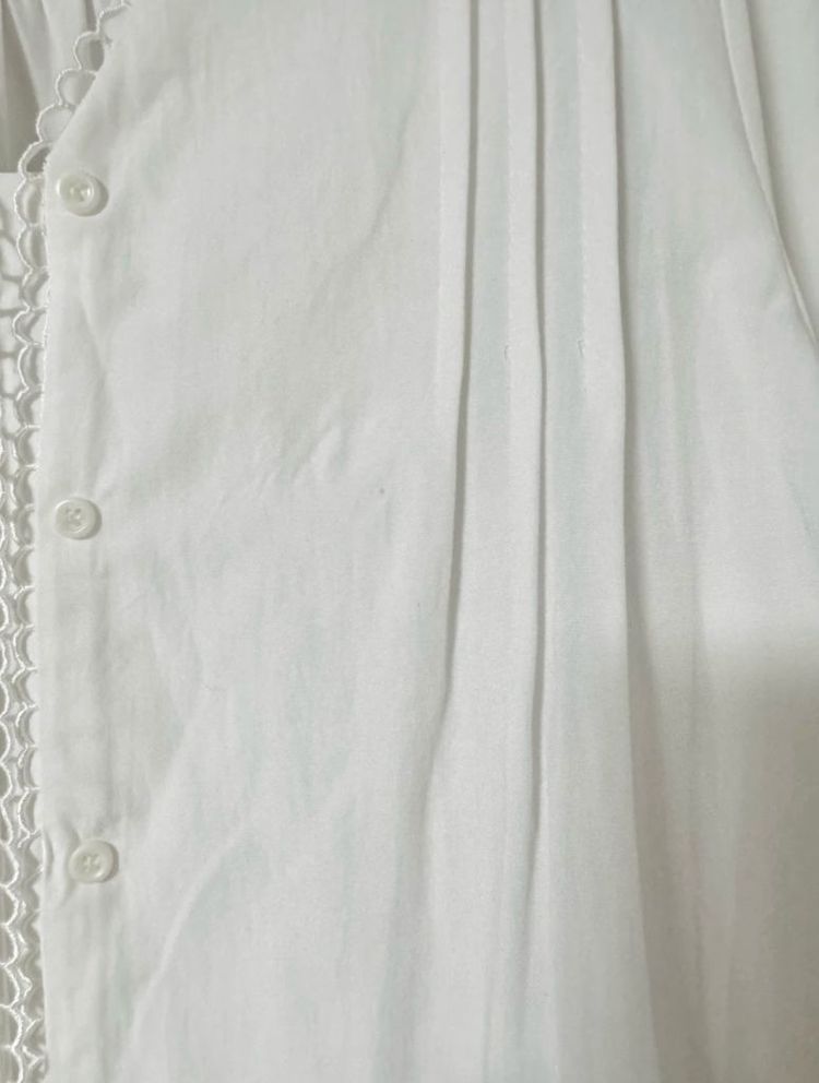 아이보리 레이스 브이넥 블라우스 Free 이미지