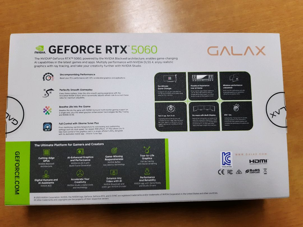 갤럭시 GALAX 지포스 RTX 5060 WHITE OC V2 D7 8GB--1