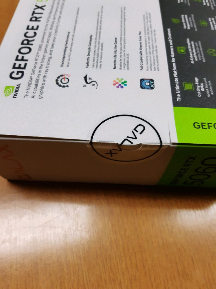 갤럭시 GALAX 지포스 RTX 5060 WHITE OC V2 D7 8GB--2