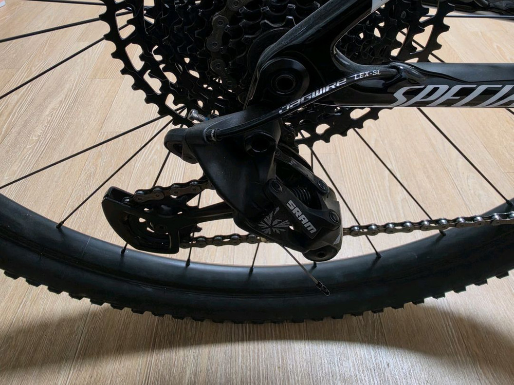 스페셜라이즈드 에픽 하드테일 베이스 s--4