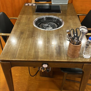 4인 원목테이블(인덕션 포함, 의자 포함 x)