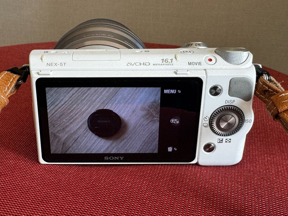 소니 NEX-5T 미러리스 카메라 화이트 이미지