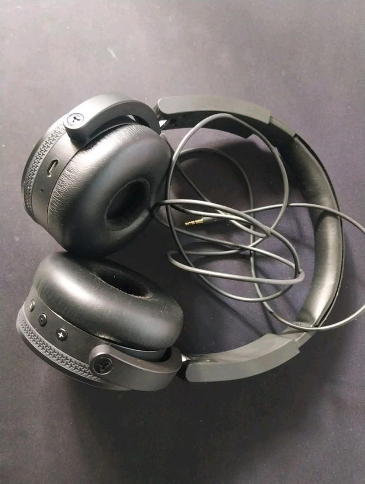 AKG Y50bt 무선 헤드폰--0