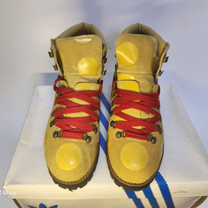 아디다스 제레미스캇 도트 부츠입니다 270m