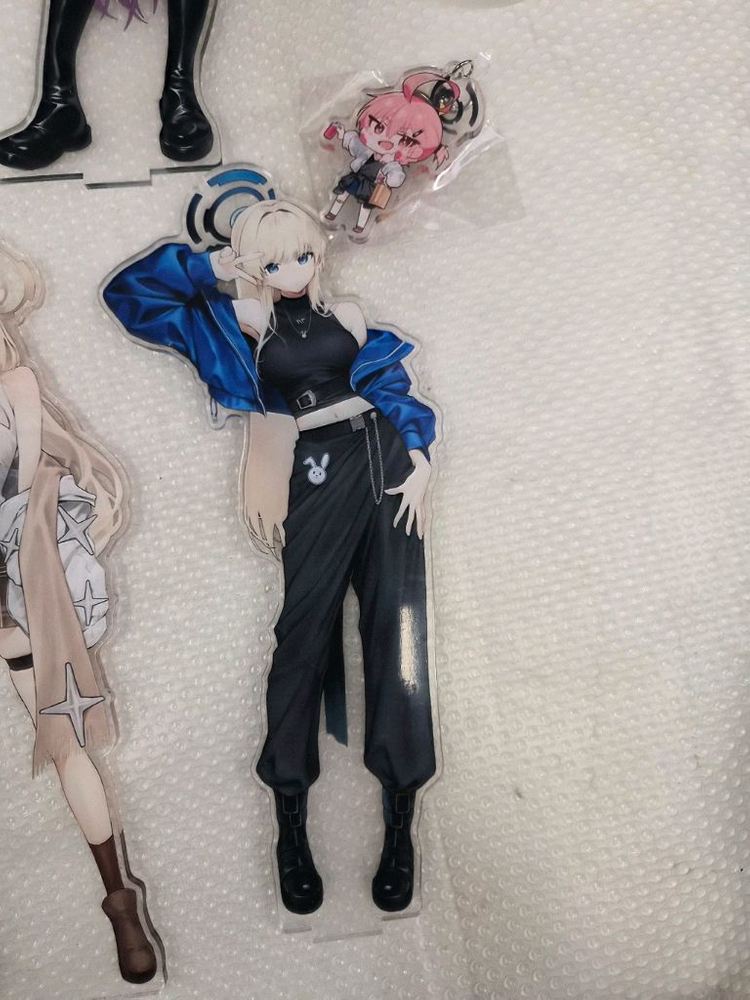 블루아카이브 아크릴 스탠드 5개+키링 일괄가격 새상품 이미지