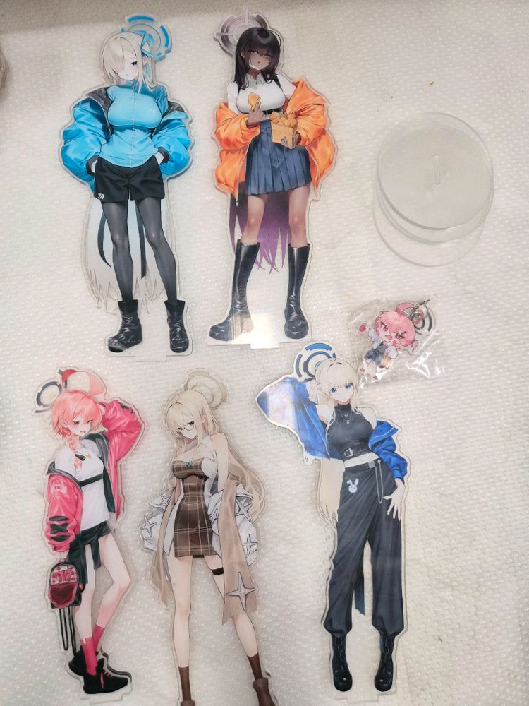 블루아카이브 아크릴 스탠드 5개+키링 일괄가격 새상품 이미지