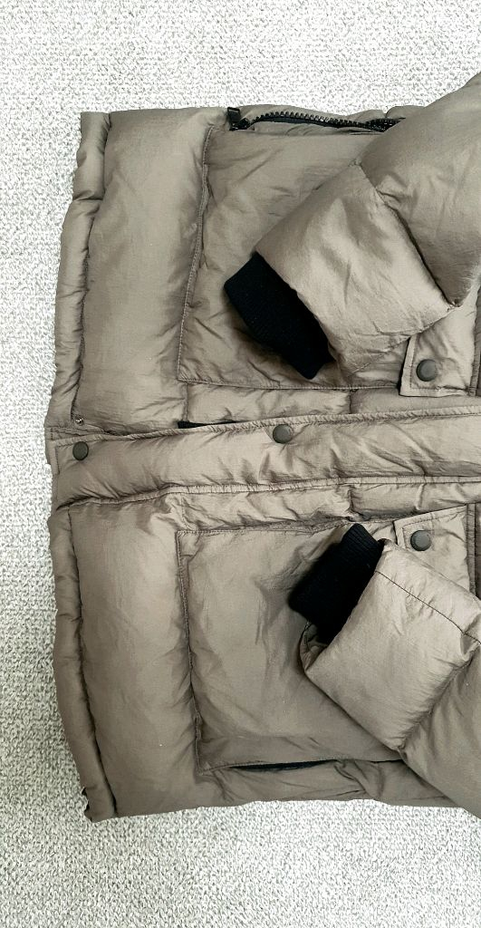 알레그리 에어다운 유로피안 나일론 구스패딩 판매해요 이미지