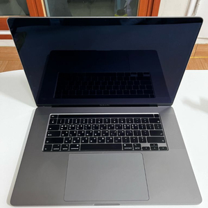 맥북 프로 16인치 2019 i7 이미지