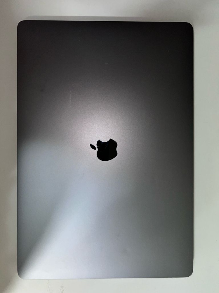 맥북 프로 16인치 2019 i7 이미지