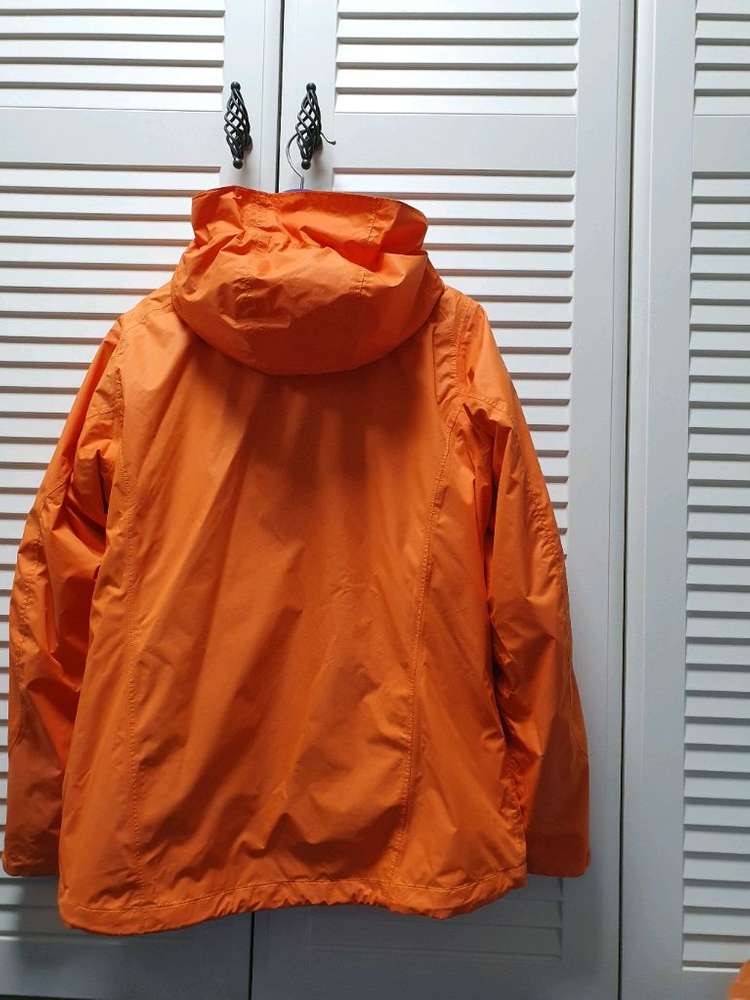라푸마 오렌지색 바람막이 95/ 내피. 후드 탈부착 가능--1
