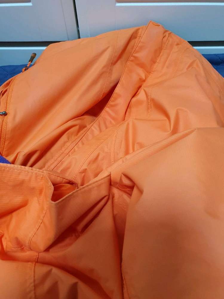 라푸마 오렌지색 바람막이 95/ 내피. 후드 탈부착 가능--2
