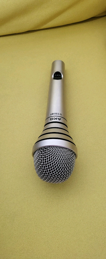 AKG d330bt--4