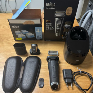 브라운 S9 Pro 전기면도기 풀세트 판매합니다(세척스테이션+프로케어헤드)