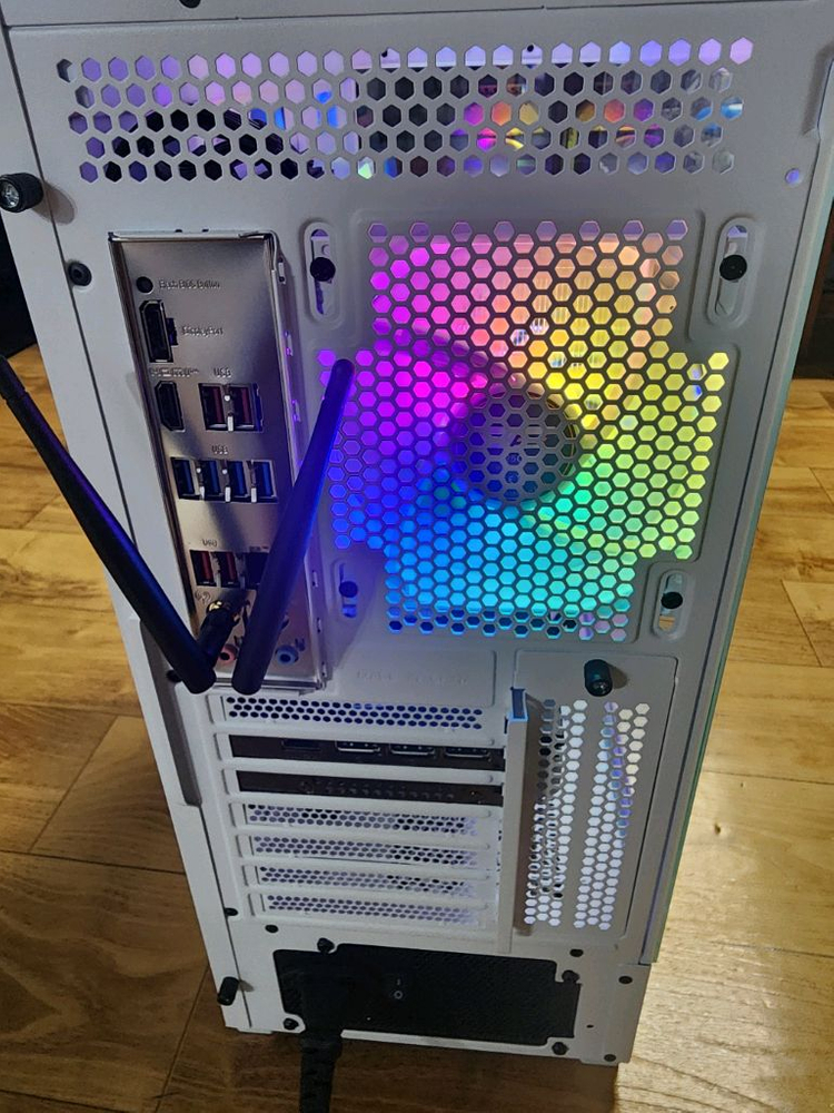 라이젠 9600/5060ti/32GB/1TB 게이밍 컴퓨터 본체 판매--2