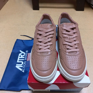 [255] 오트리 메달리스트 브라운 40사이즈 새상품 이미지