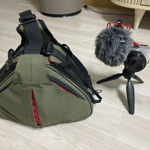 소니 A6400 실버 + 18-105G + 16-50 + 로드마이크 + 스몰리그 브이로그 촬영 풀세트 이미지