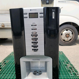 동구전자 DSK-118FB 베누스타 에스프레소 전자동 원두커피 머신기 판매합니다. 상태 엄청 양호합니다. 2019