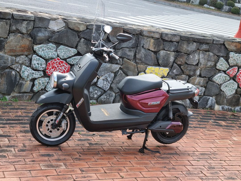 필립스 뉴비 전기스쿠터 삼성 72볼트 배터리 장착--2