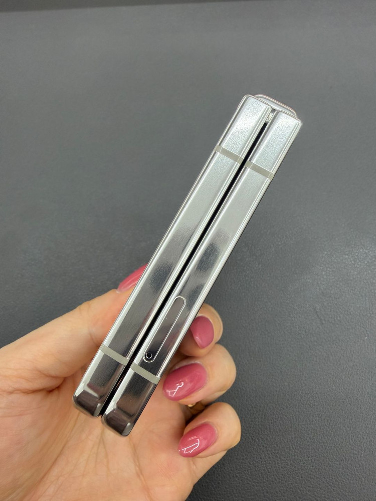 [대전 중고폰] 갤럭시 Z플립5 256GB 크림 / 특A급 / 실물촬영 / 매장운영 089172--4