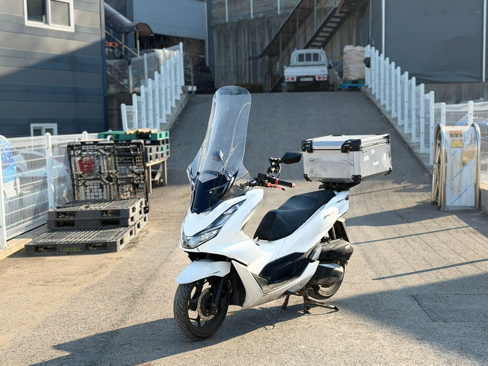 혼다pcx125/21년식/5만km/익실머플러/배달셋팅/판매합니다 이미지