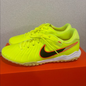 나이키 축구화 풋살화 티엠포 레전드 10 아카데미 TF 형광 260