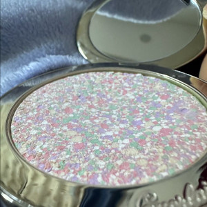 겔랑 메테오리트 보야지 01 미틱 11g 파우더 컴팩트 이미지