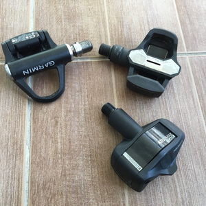 가민 벡터3S 싱글 파워미터 + 룩 케오 맥스2 블레이드 클릿페달. 사진과 같고 하자 없습니다.