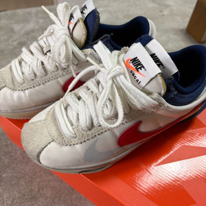 나이키 사카이 줌 코르테즈 SP 화이트 레드 230 박스O 이미지