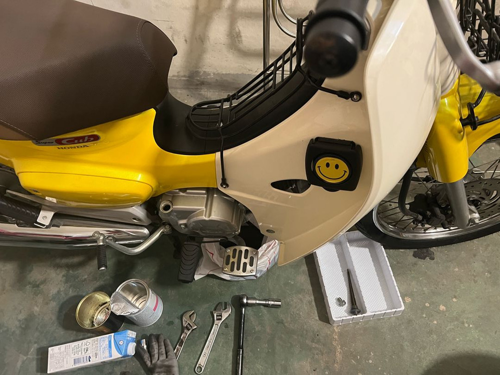 20년식 혼다 슈퍼커브 노랑 45xxkm 튜닝 다수(스포크 휠,탑박스) 이미지