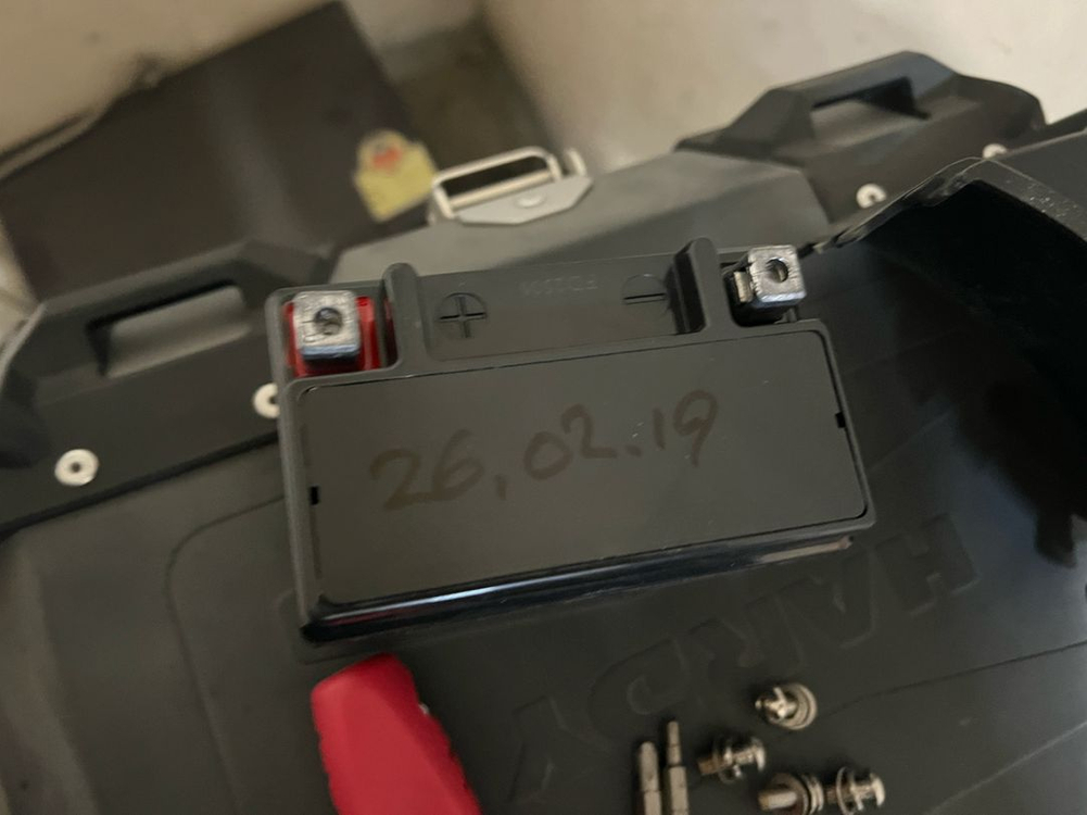 20년식 혼다 슈퍼커브 노랑 45xxkm 튜닝 다수(스포크 휠,탑박스) 이미지