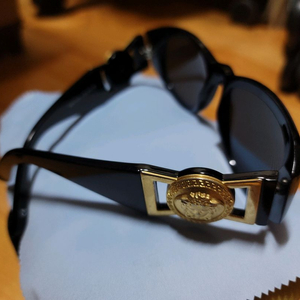 베르사체 선글라스 MOD 424 COL 852 BK 이미지