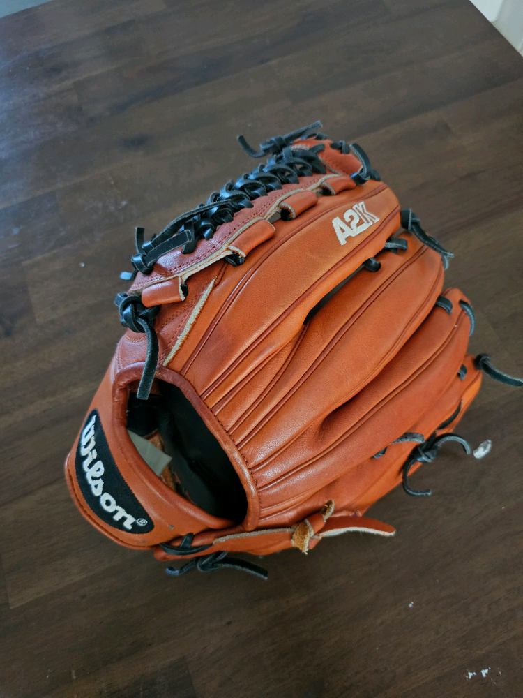 윌슨 A2K 좌투 투수 글러브--1