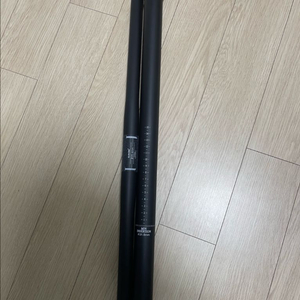 카본 핸들바 및 싯포스트 이미지