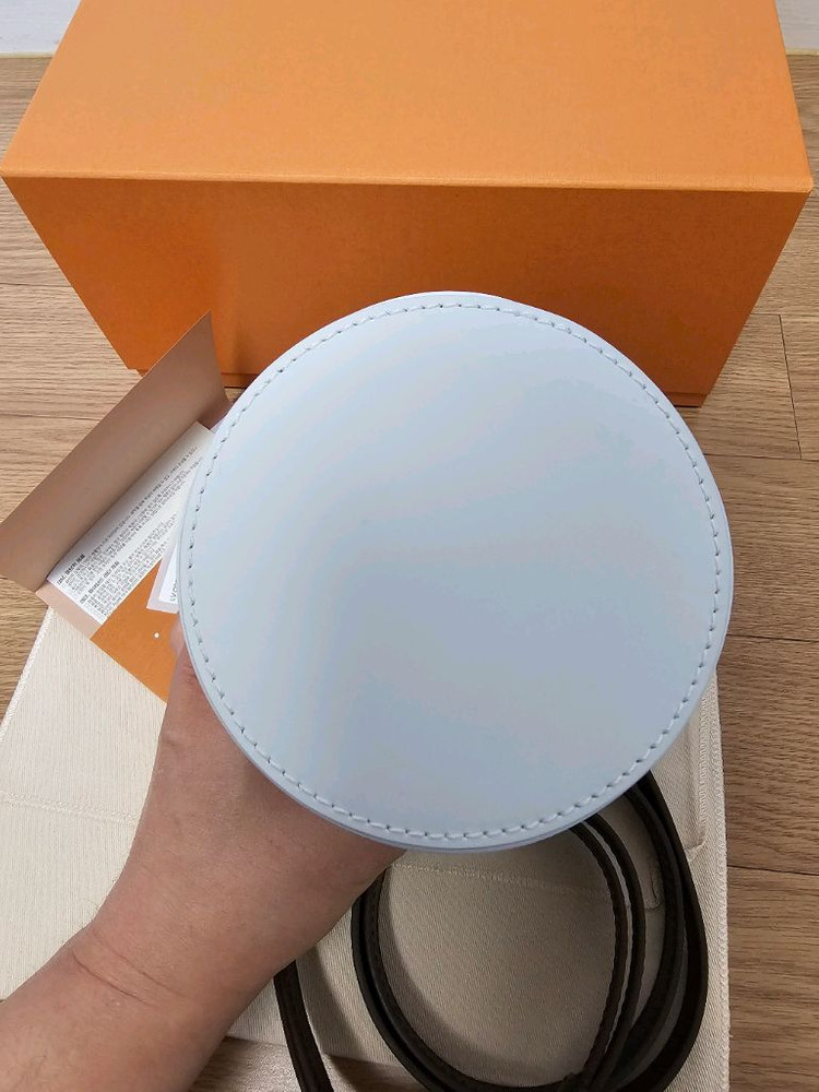 루이비통 버질아블로 한정판 커피컵 크로스백 (새상품) 이미지