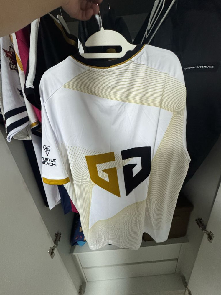 젠지 유니폼 판매합니다--2