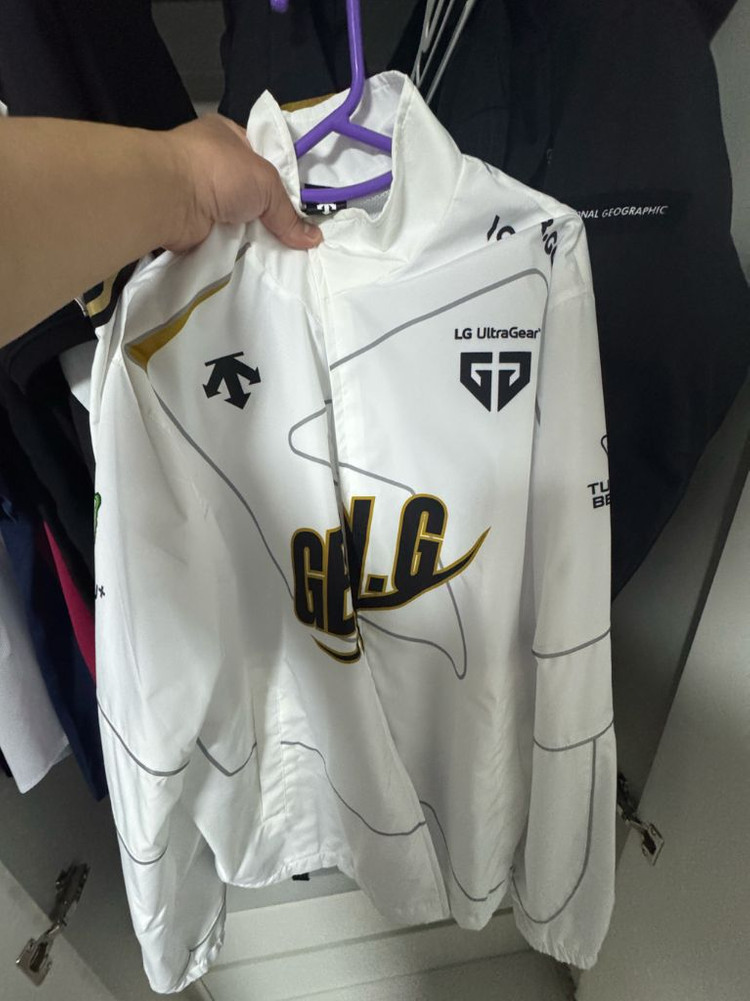 젠지 유니폼 판매합니다--5